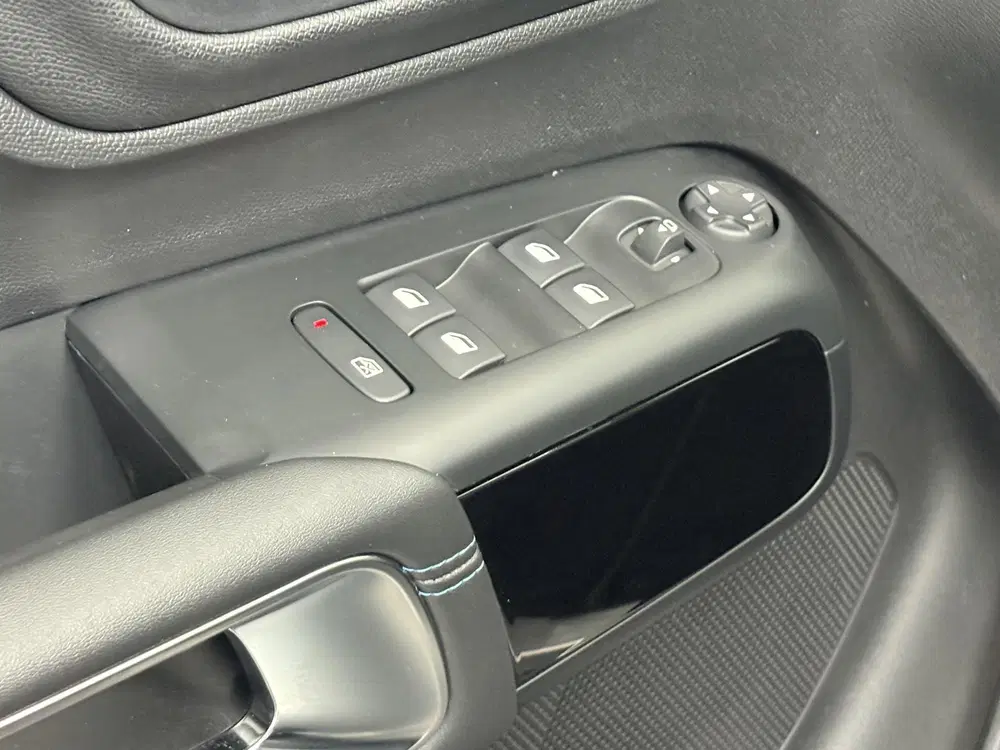 Citroën C5 Aircross Citroen C5 Aircross 1.6 Plug-in Hybrid 225 uit 2023, foto 9