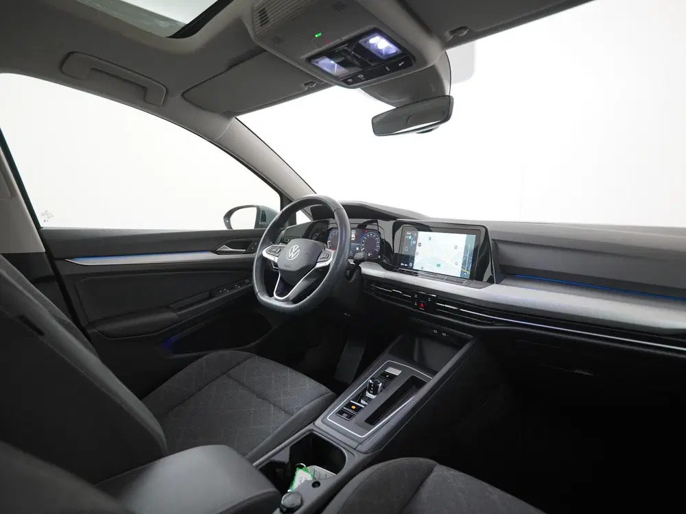 Volkswagen Golf 1.5 eTSI Life DSG uit 2023, foto 2
