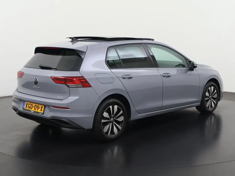 Volkswagen Golf 1.5 eTSI Life DSG uit 2023, foto 4