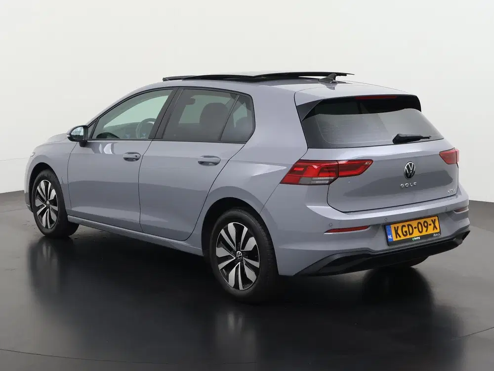 Volkswagen Golf 1.5 eTSI Life DSG uit 2023, foto 6
