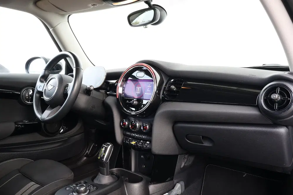 Mini Electric Essential 33 kWh uit 2021, foto 10