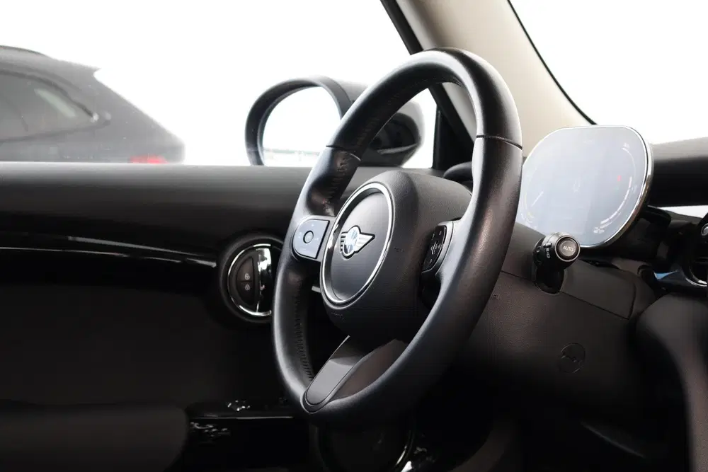 Mini Electric Essential 33 kWh uit 2021, foto 11