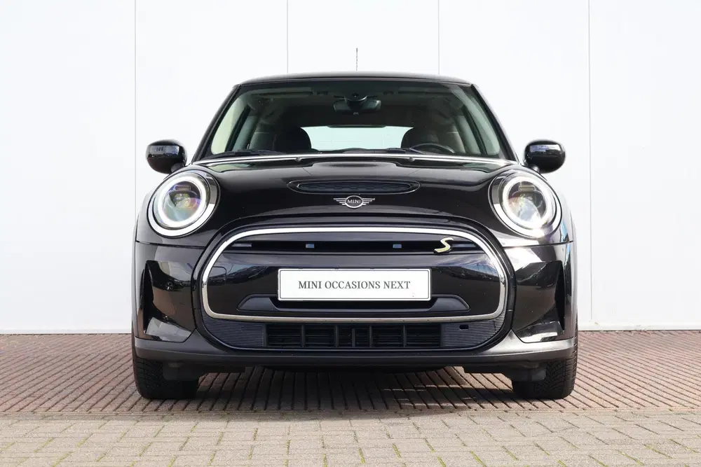 Mini Electric Essential 33 kWh uit 2021, foto 2