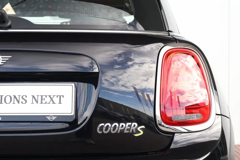 Mini Electric Essential 33 kWh uit 2021, foto 9