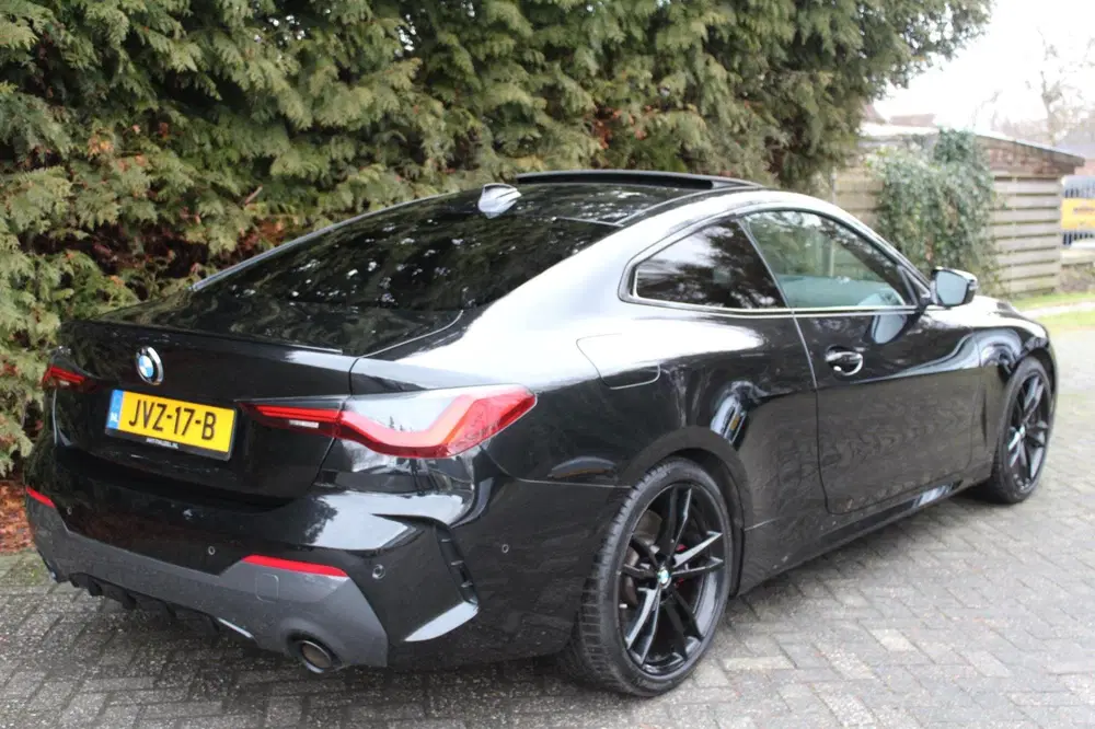 BMW 4-serie 4-serie Coupé 420d xDrive High Executive 1 uit 2021, foto 2