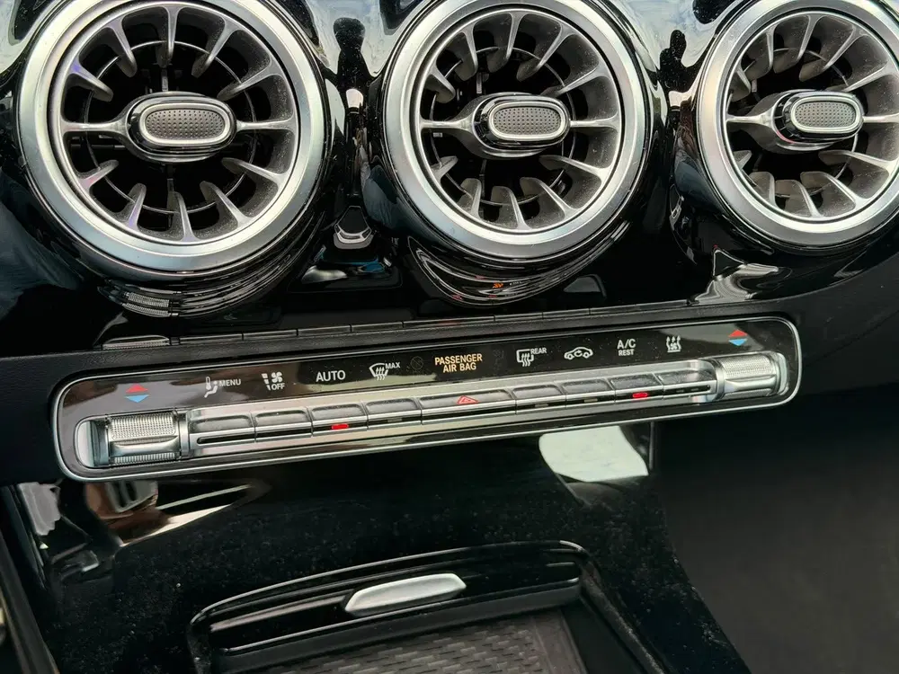 Mercedes-Benz CLA 250 e Star Edition AMG uit 2024, foto 13