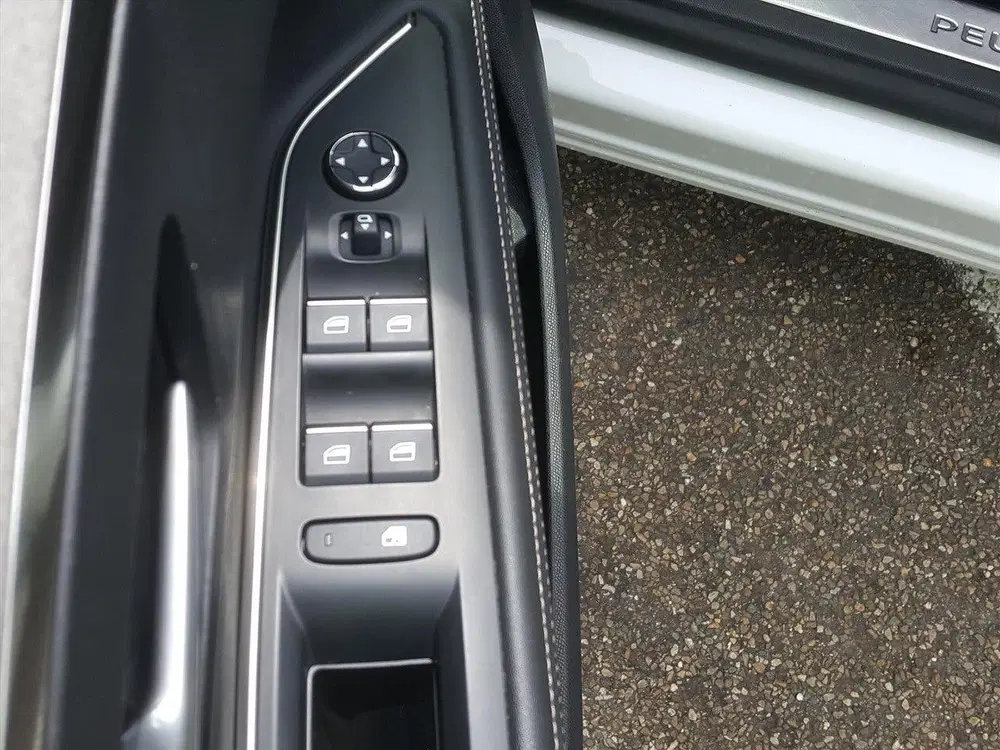 Peugeot 5008 GT 1.2-PT-130pk (VOL)AUTOMAAT uit 2021, foto 15