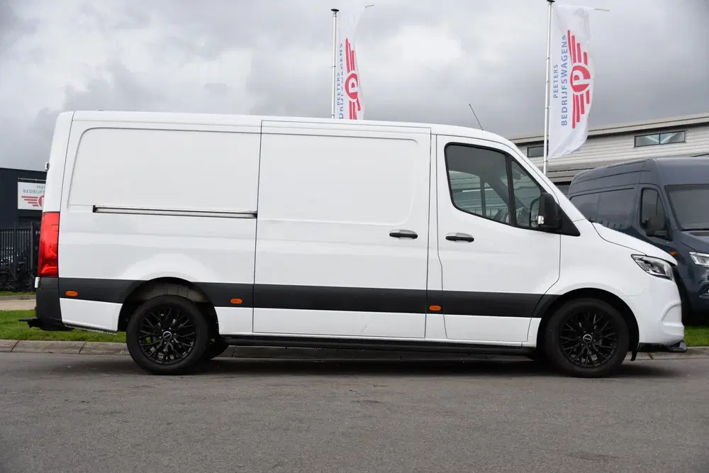 Mercedes-Benz Sprinter 319 V6 3.0 CDI L2H1 RWD AMG Edition C uit 2019, foto 10