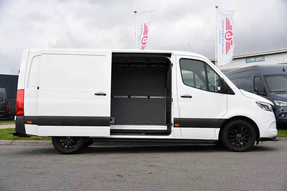 Mercedes-Benz Sprinter 319 V6 3.0 CDI L2H1 RWD AMG Edition C uit 2019, foto 11