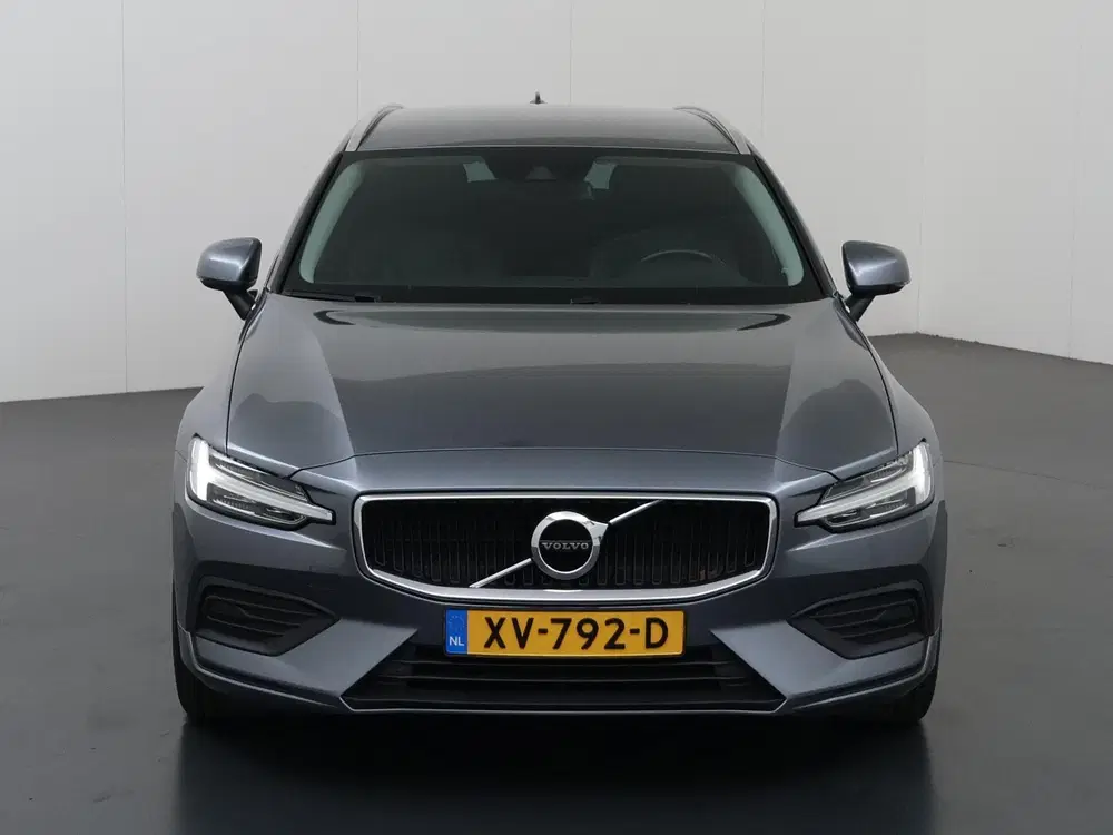 Volvo V60 2.0 T5 Momentum Pro 250pk Automaat uit 2019, foto 3
