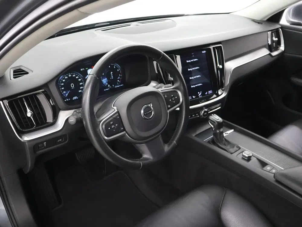 Volvo V60 2.0 T5 Momentum Pro 250pk Automaat uit 2019, foto 7