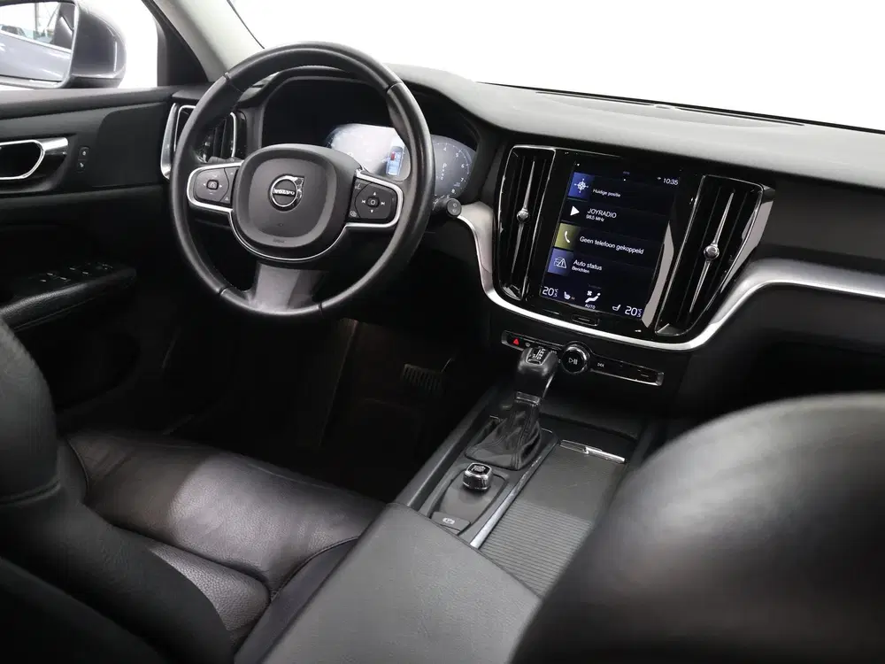 Volvo V60 2.0 T5 Momentum Pro 250pk Automaat uit 2019, foto 9