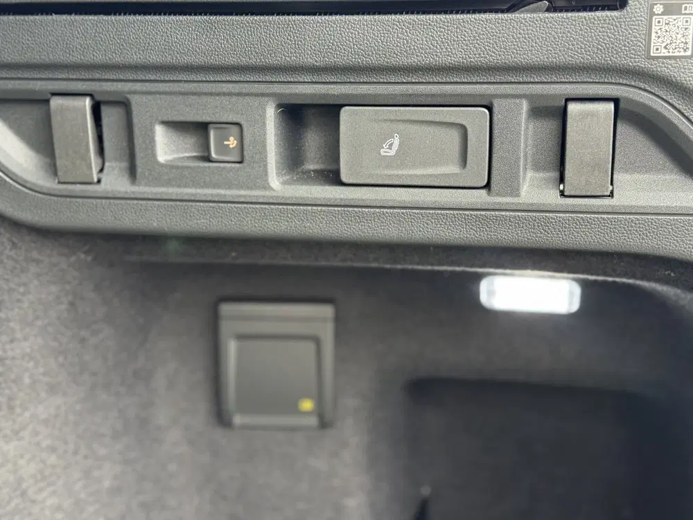 Volkswagen Passat 1.5 eHybrid R-Line Edition 272pk uit 2025, foto 12