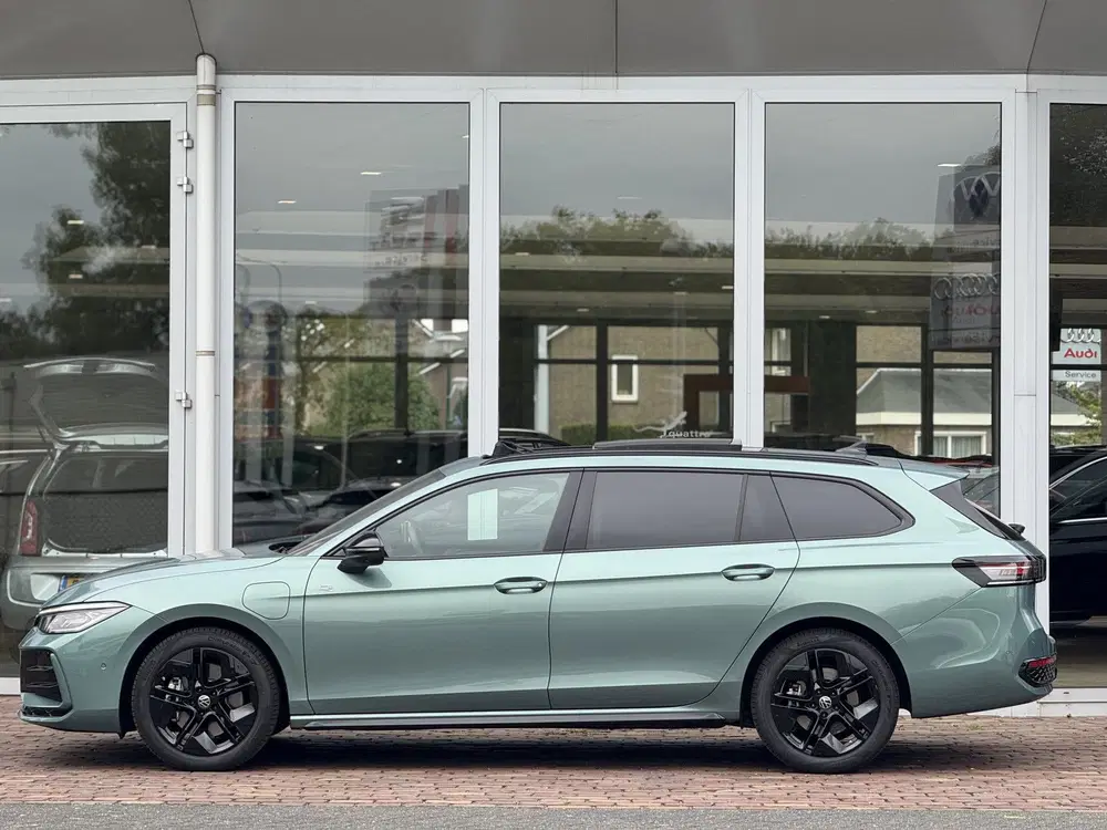 Volkswagen Passat 1.5 eHybrid R-Line Edition 272pk uit 2025, foto 9