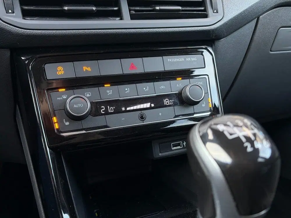 Volkswagen T-Cross 1.0 TSI LIFE 115PK NAVI uit 2019, foto 9