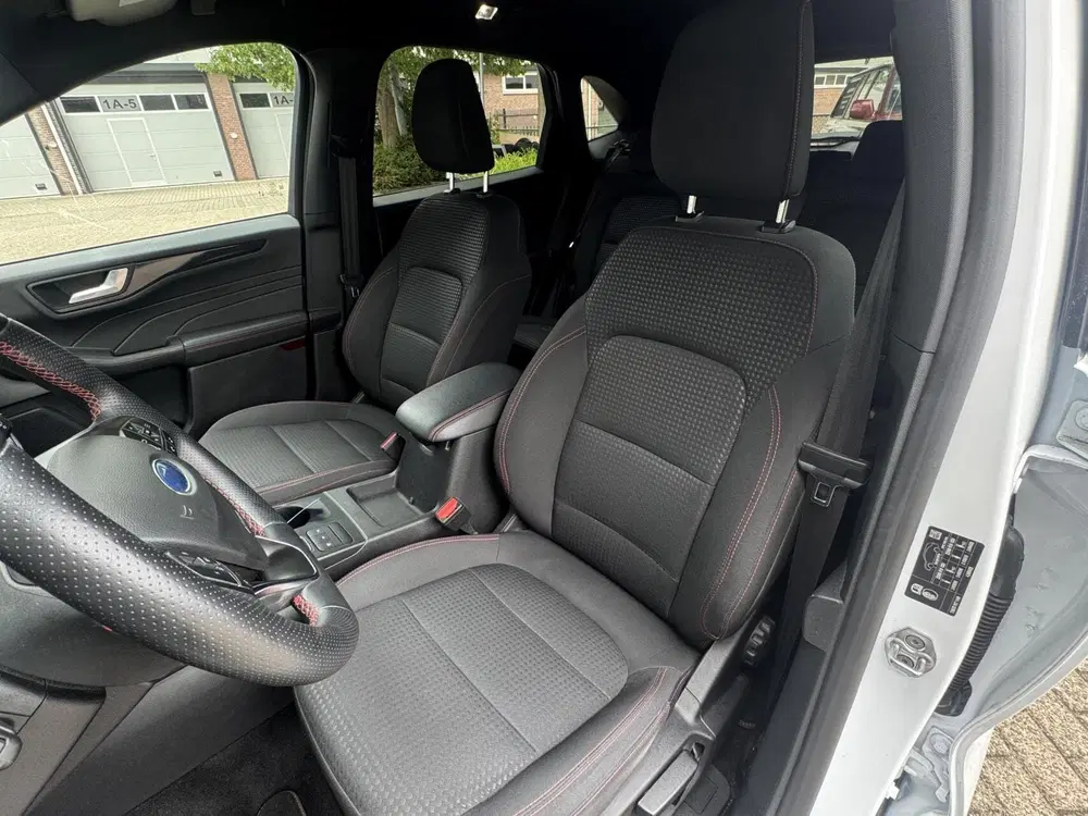 Ford Kuga 2.5 PHEV ST-Line uit 2021, foto 13
