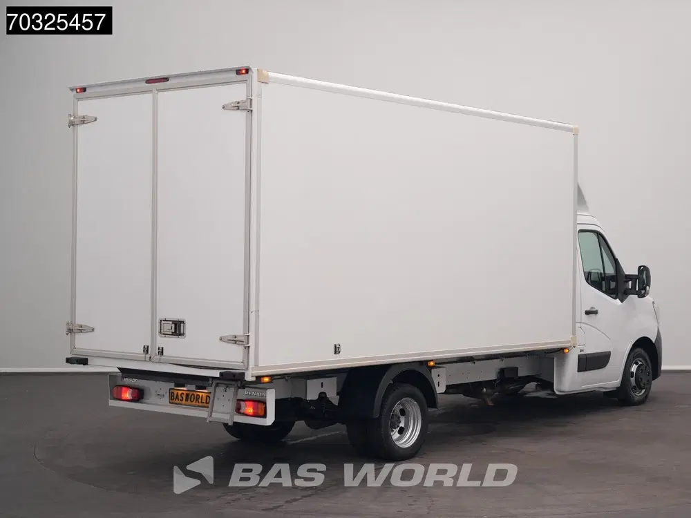 Renault Master 165PK Dubbellucht Bakwagen met Achterdeure uit 2020, foto 2