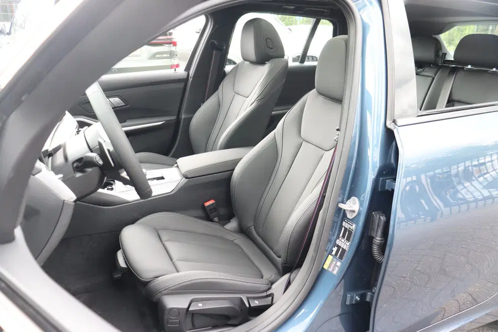 BMW 3-serie 330e M Sport Automaat uit 2026, foto 12