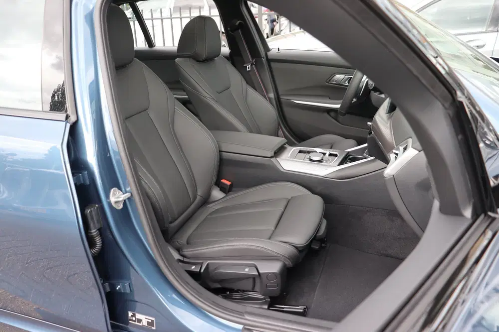 BMW 3-serie 330e M Sport Automaat uit 2026, foto 14