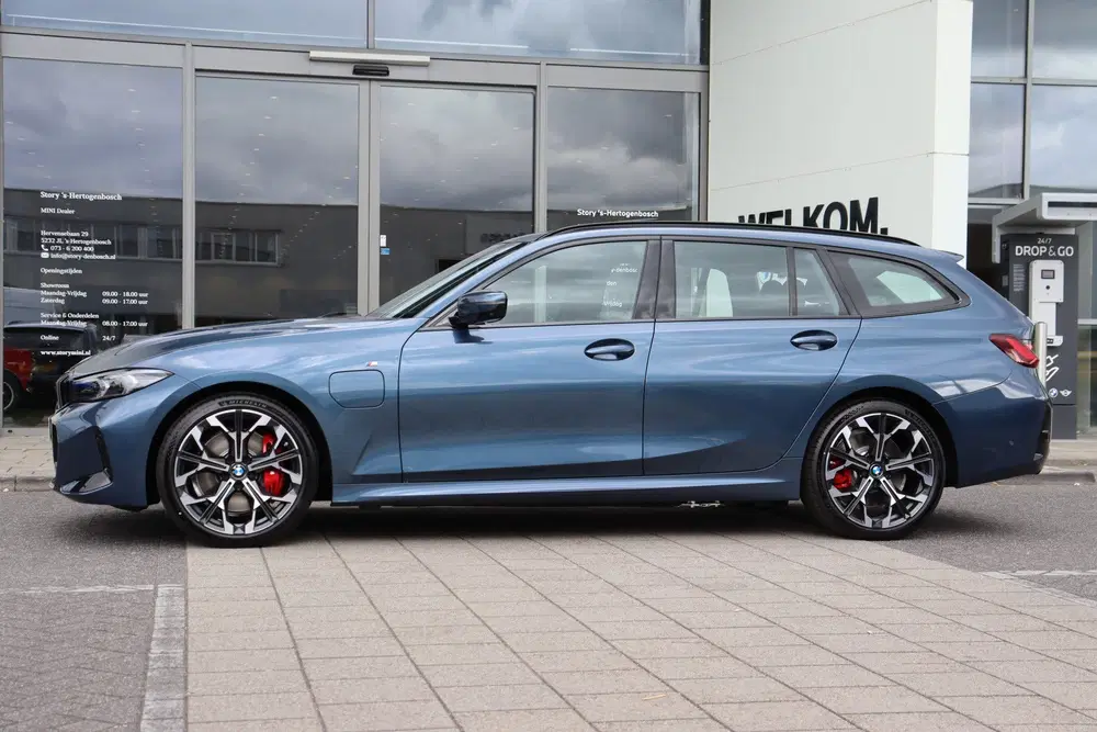 BMW 3-serie 330e M Sport Automaat uit 2026, foto 5