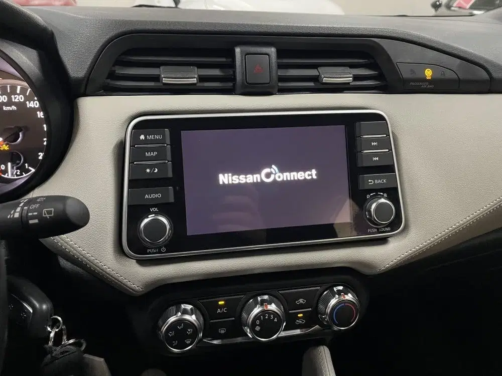 Nissan Micra 1.0 IG-T N-Design uit 2021, foto 14