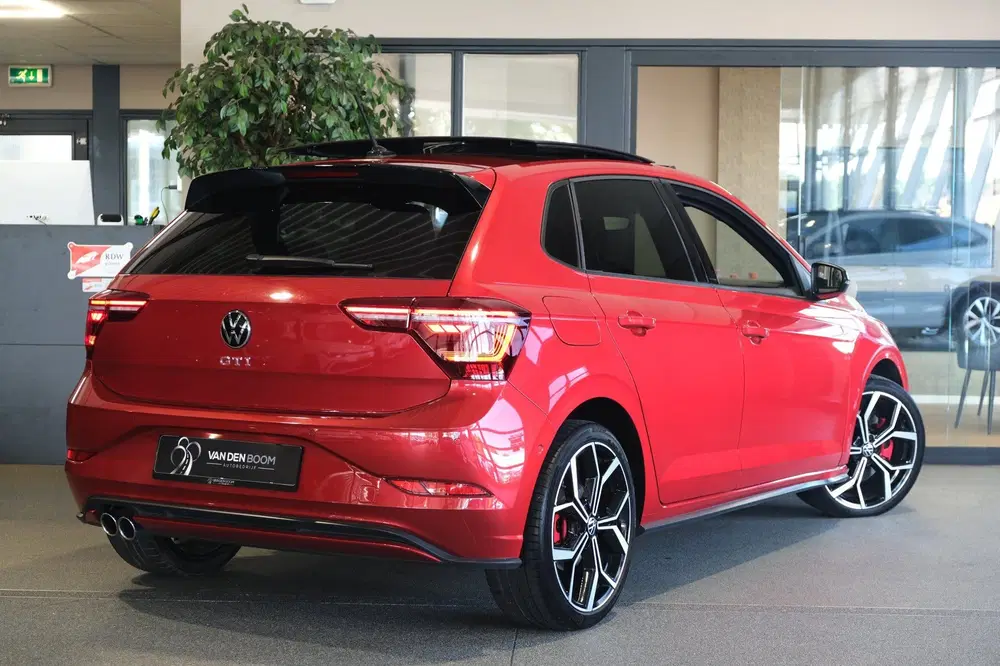 Volkswagen Polo 2.0 TSI GTI 207PK DSG Facelift Pano IQ Mat uit 2022, foto 2