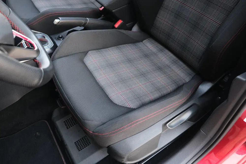 Volkswagen Polo 2.0 TSI GTI 207PK DSG Facelift Pano IQ Mat uit 2022, foto 5