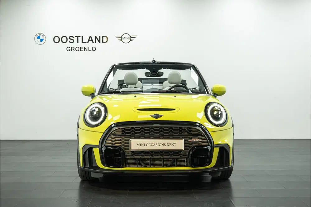 Mini Cabrio Cooper S JCW Automaat uit 2023, foto 6