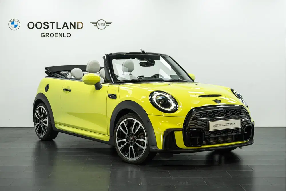 Mini Cabrio Cooper S JCW Automaat uit 2023, foto 8