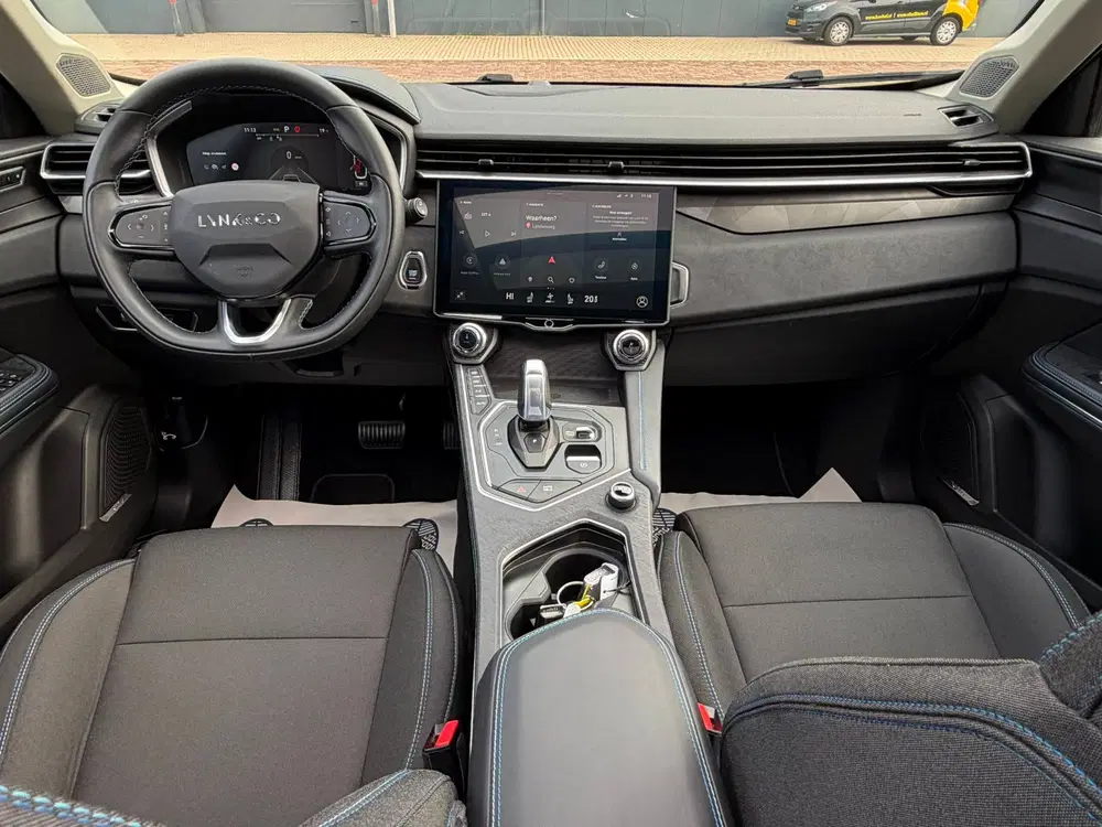 Lynk & Co 01 1.5 Black Edition uit 2022, foto 4