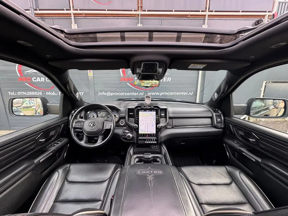 Dodge RAM 5.7 V8 4x4 Crew Cab Limited Pano uit 2023, foto 13