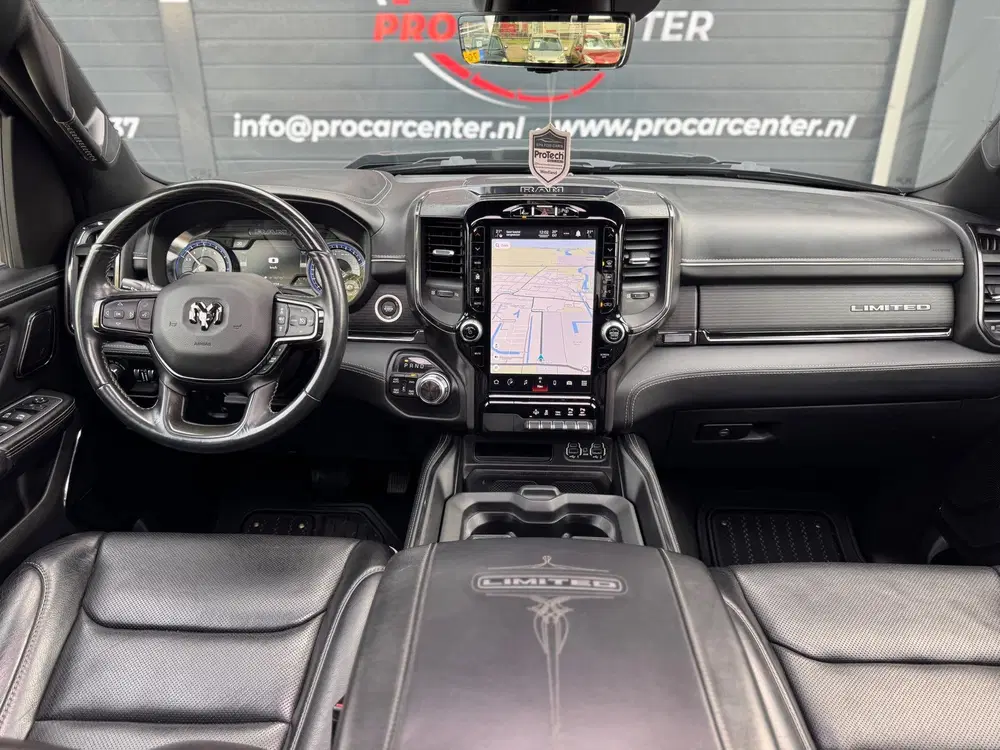 Dodge RAM 5.7 V8 4x4 Crew Cab Limited Pano uit 2023, foto 3