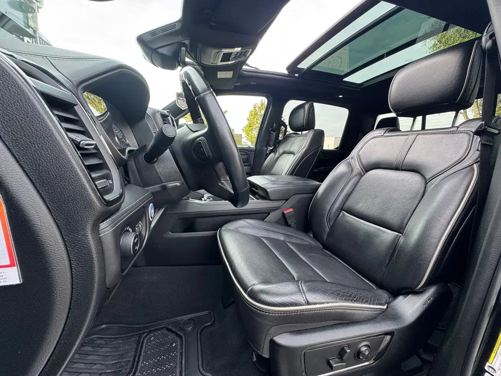 Dodge RAM 5.7 V8 4x4 Crew Cab Limited Pano uit 2023, foto 4