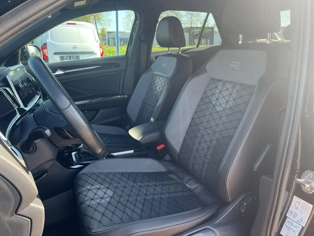 Volkswagen T-Roc 1.5 TSI R-Line uit 2025, foto 2