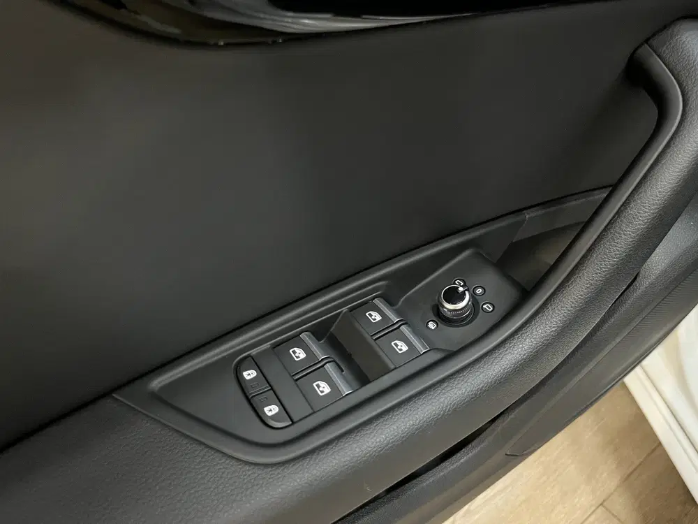 Audi A4 35 TFSI S edition Competition 3x S Line uit 2021, foto 8