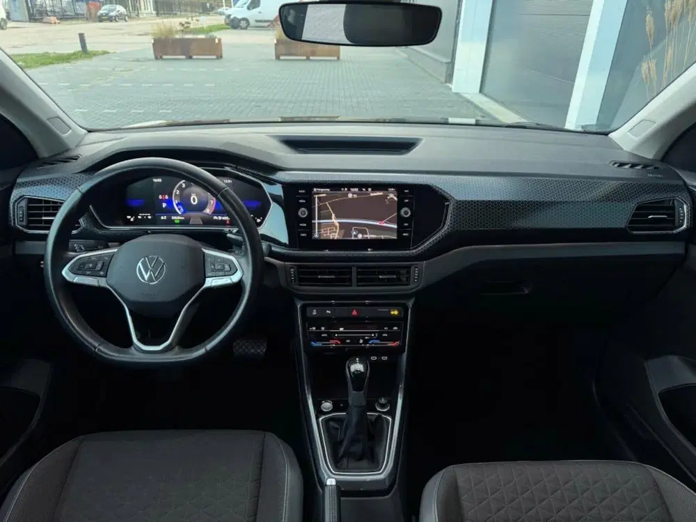 Volkswagen T-Cross 1.0 TSI 3x R-Line uit 2023, foto 2