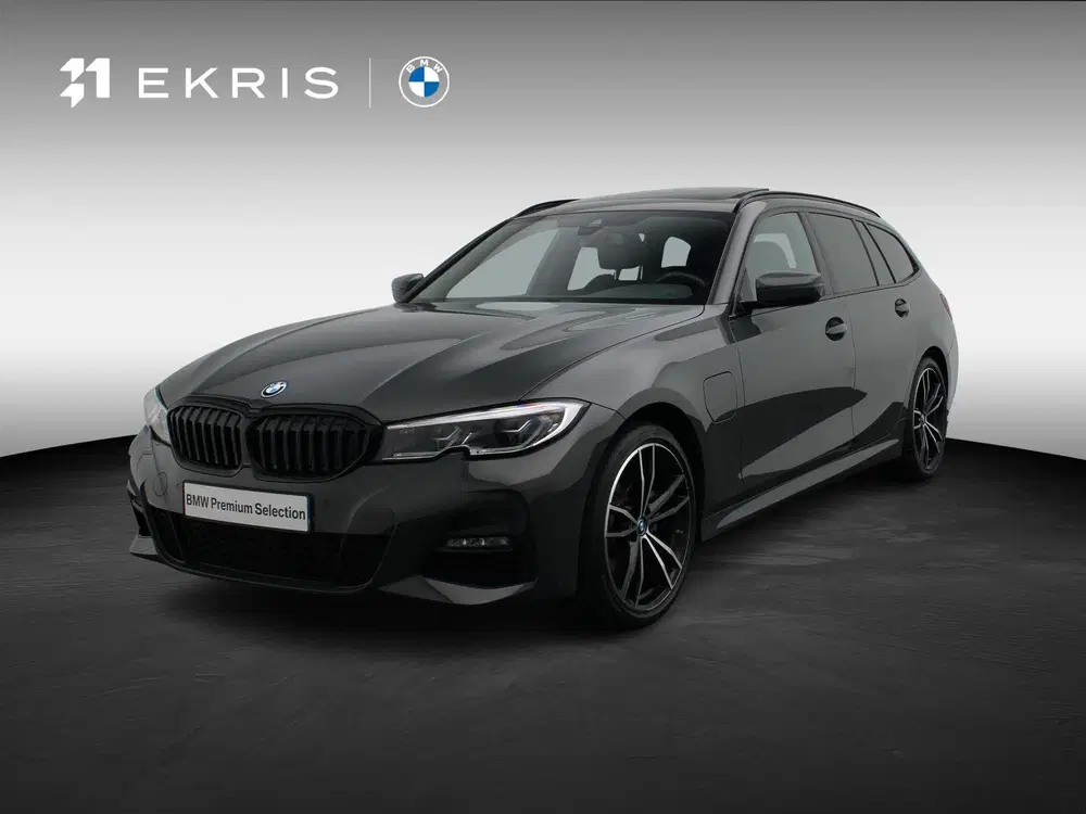 BMW 3-serie Touring 320e High Executive uit 2022