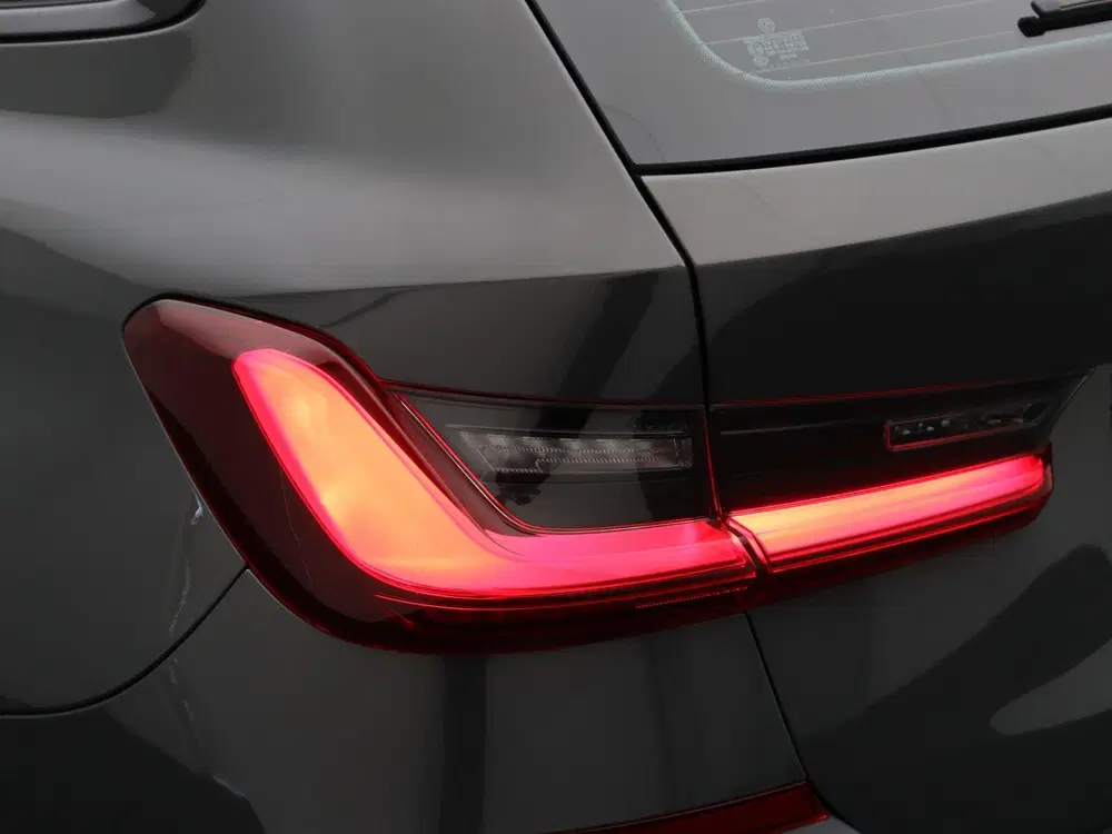 BMW 3-serie Touring 320e High Executive uit 2022, foto 10