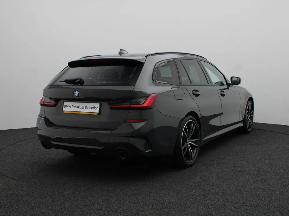 BMW 3-serie Touring 320e High Executive uit 2022, foto 2