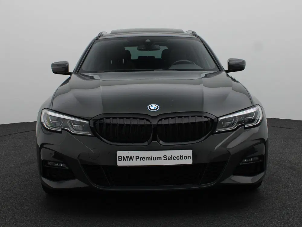 BMW 3-serie Touring 320e High Executive uit 2022, foto 3
