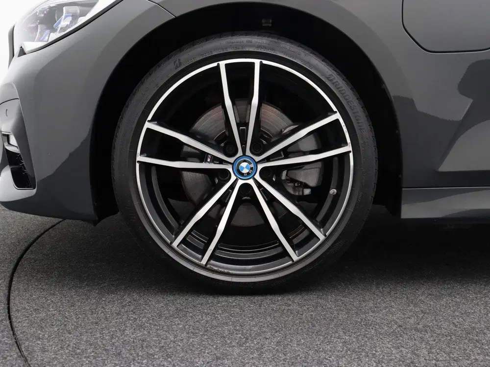 BMW 3-serie Touring 320e High Executive uit 2022, foto 9