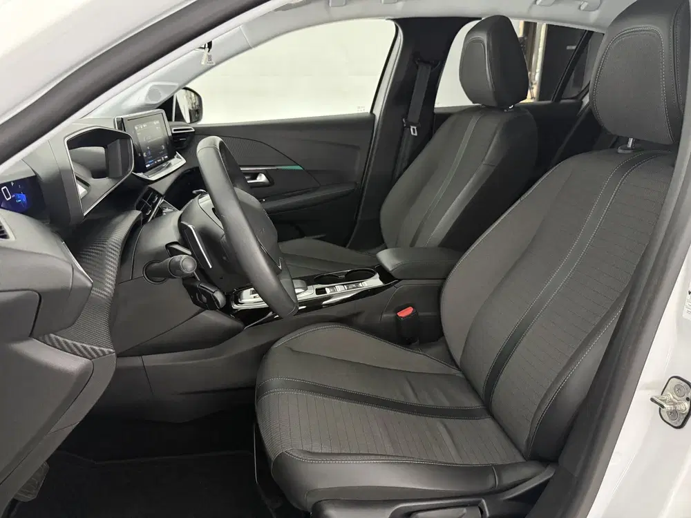 Peugeot 208 1.2 PureTech Allure Pack uit 2023, foto 15
