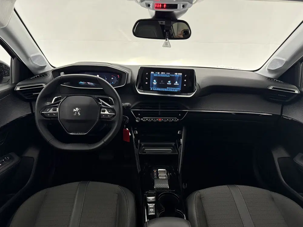 Peugeot 208 1.2 PureTech Allure Pack uit 2023, foto 2