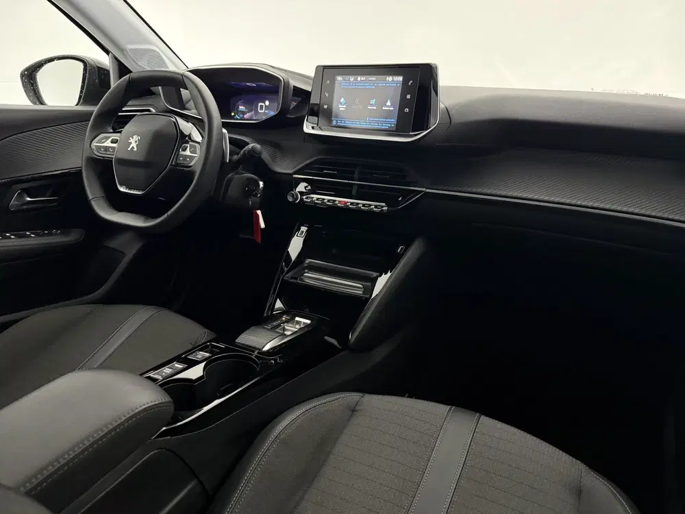 Peugeot 208 1.2 PureTech Allure Pack uit 2023, foto 4