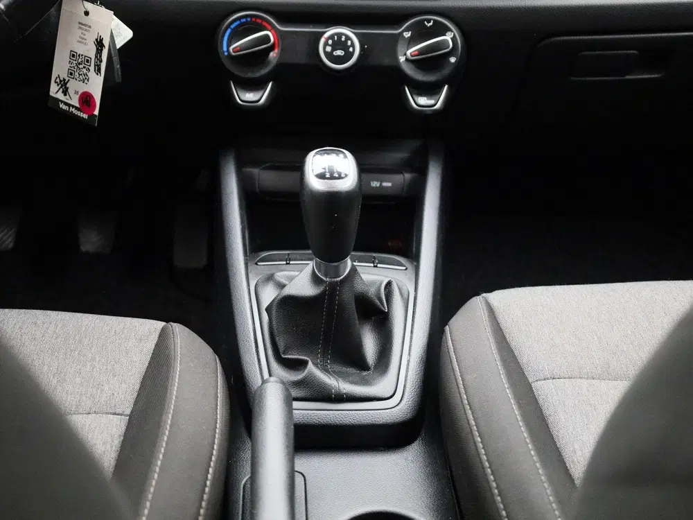 Kia Stonic 1.0 T-GDi MHEV DynamicLine uit 2022, foto 11