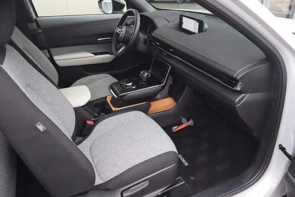 Mazda MX-30 e-SkyActiv 145 36 kWh uit 2021, foto 3