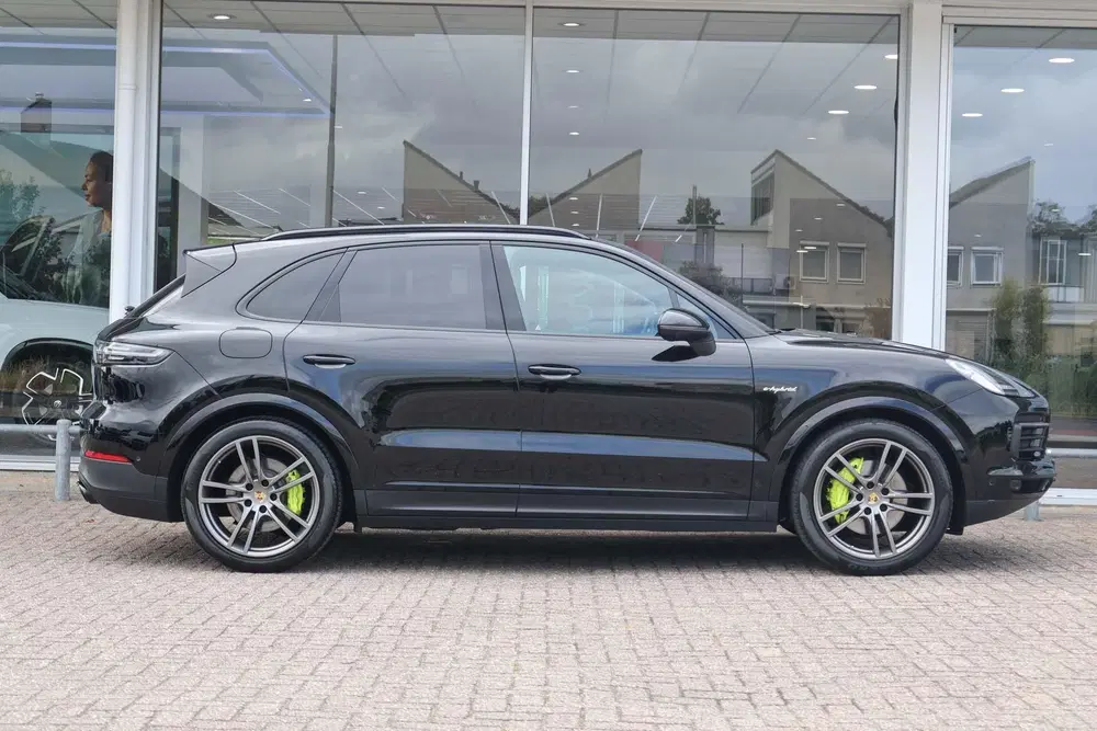 Porsche Cayenne 3.0 E-Hybrid 462pk Platinum Edition uit 2021, foto 3