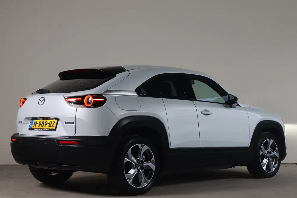 Mazda MX-30 e-SkyActiv 145 Comfort 36 kWh uit 2021, foto 2
