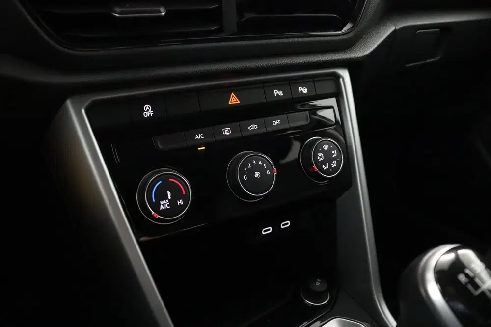 Volkswagen T-Roc 1.0 TSI Life uit 2022, foto 14