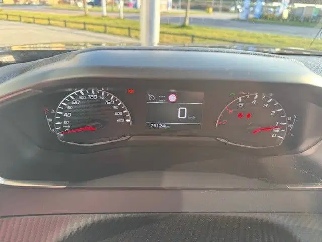 Peugeot 2008 1.2 PT ACTIVE 1e EIG. + APPLE CARPLAY uit 2021, foto 9